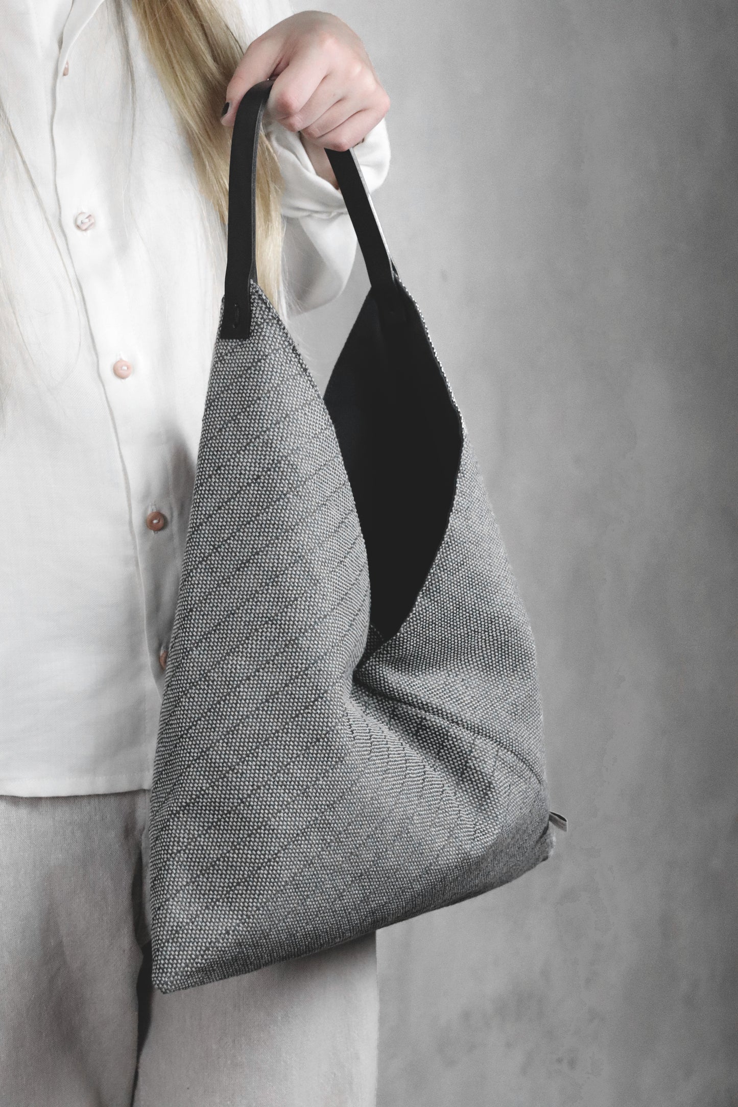 Borsa Origami tessuta a mano - grigio melange