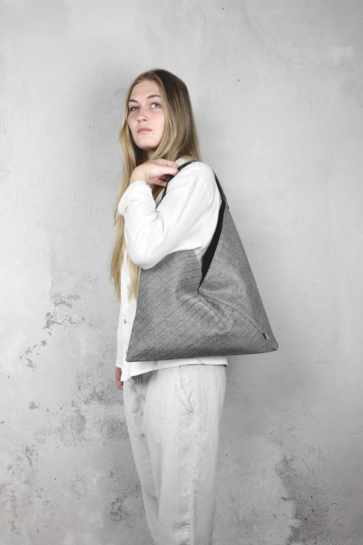 Borsa Origami tessuta a mano - grigio melange
