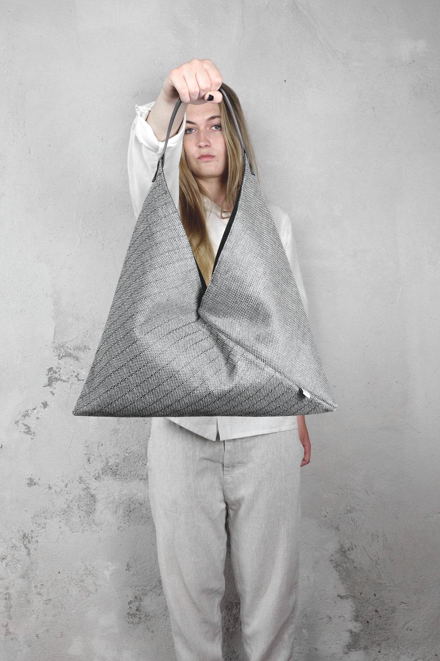 Borsa Origami tessuta a mano - grigio melange