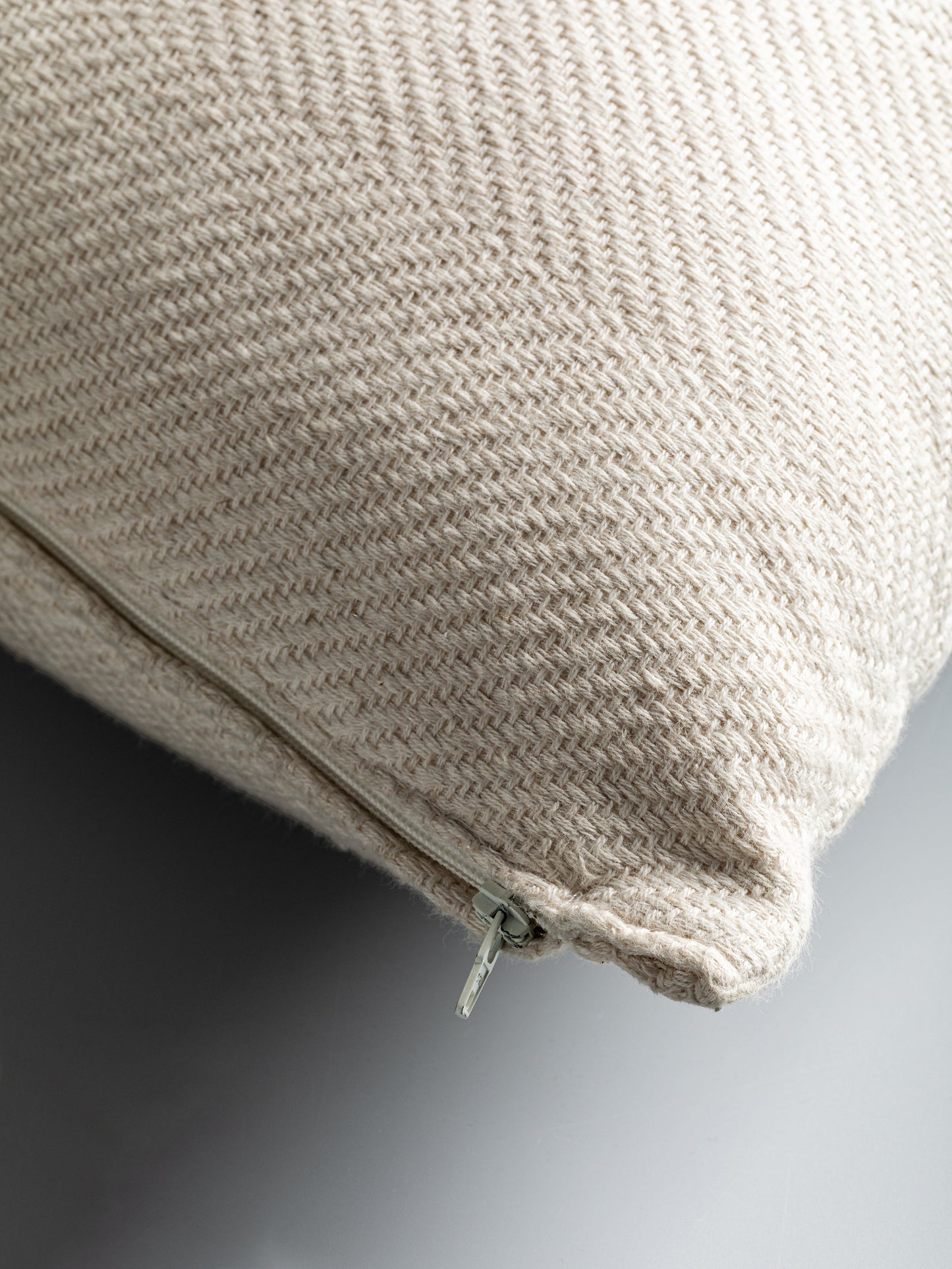 Fodera per cuscino tessuta a mano in lino cotone, colore bianco naturale, dettaglio
