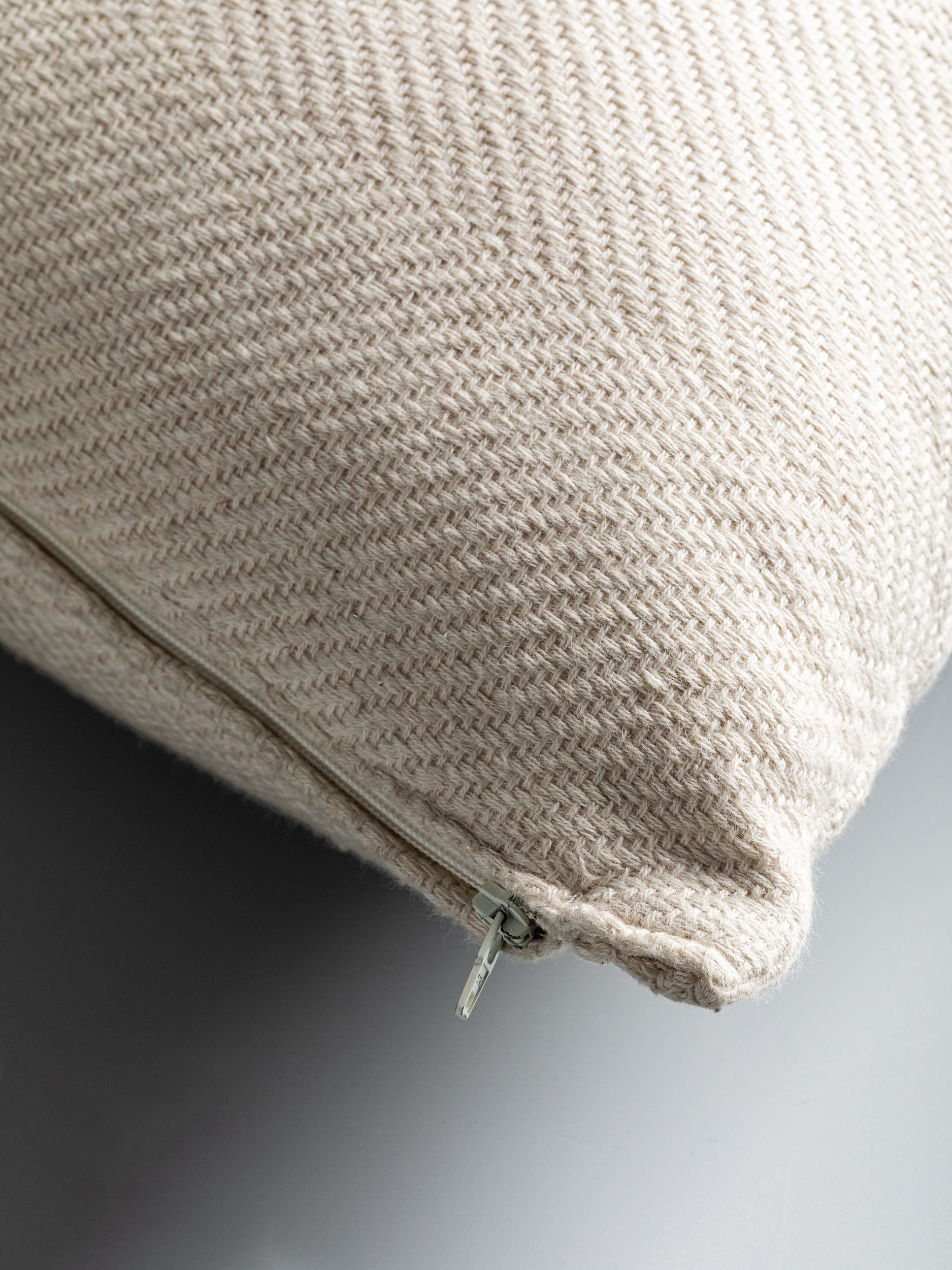 Fodera per cuscino tessuta a mano in lino cotone, colore bianco naturale, dettaglio