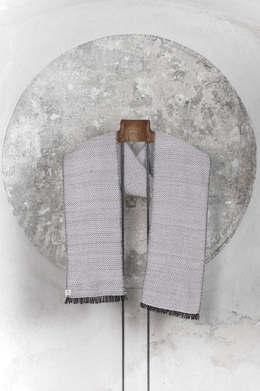 Hand woven scarf in pure merino wool - white